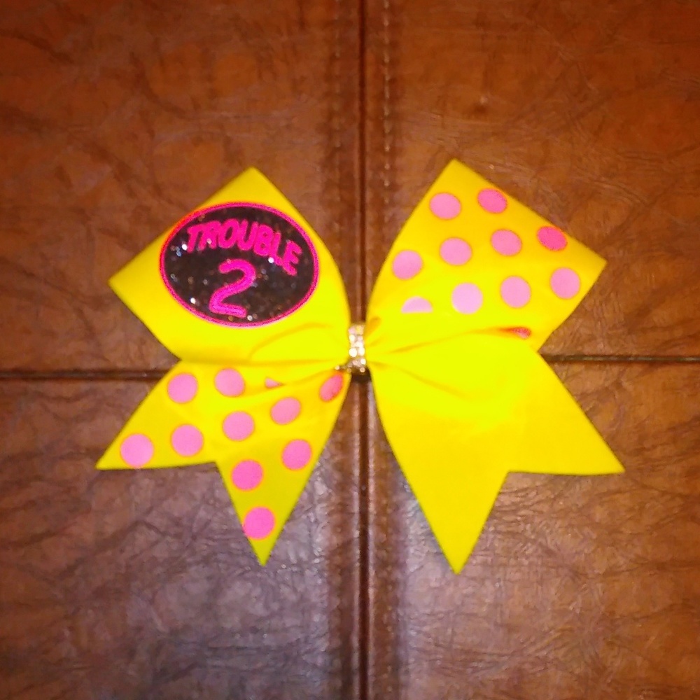 Trouble 2 Cheer Bow